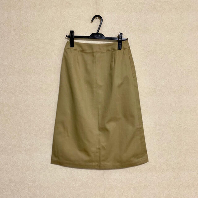 TOMORROWLAND(トゥモローランド)の美品  GALERIE  VIE  ベージュのひざ下スカート レディースのスカート(ひざ丈スカート)の商品写真