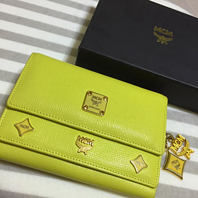 MCM(エムシーエム)のMCM♡折りたたみ財布 レディースのファッション小物(財布)の商品写真