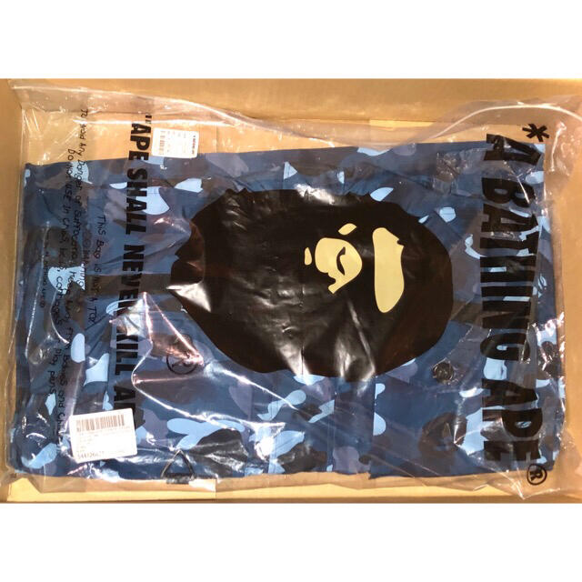 A BATHING APE(アベイシングエイプ)のXL BAPE GRADATION CAMO SHARK MASK JACKET メンズのジャケット/アウター(ブルゾン)の商品写真