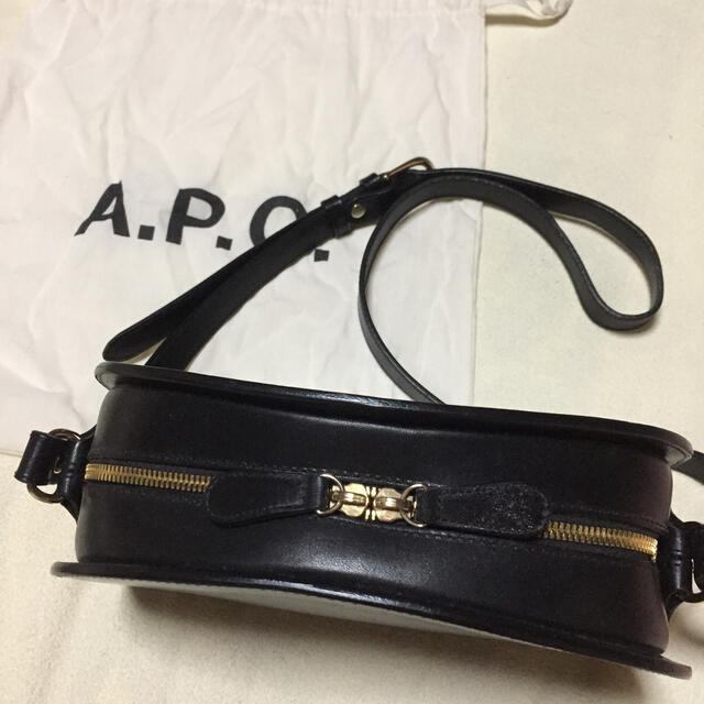 【値下げ中】A.P.C ハーフムーンバッグ レディースのバッグ(ショルダーバッグ)の商品写真