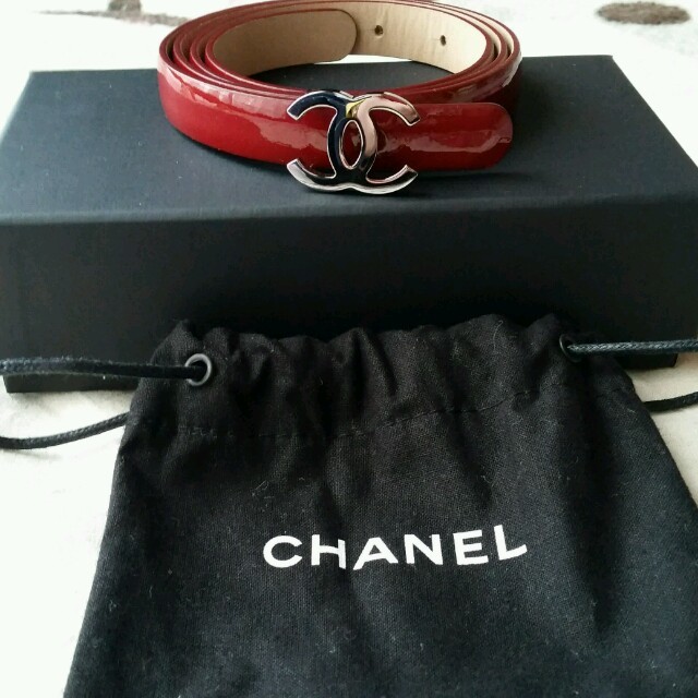 エナメル】 CHANEL - 正規品 シャネル エナメルロゴベルトの通販 by エナメル】 CHANEL - 正規品 シャネル エナメルロゴベルトの通販 by