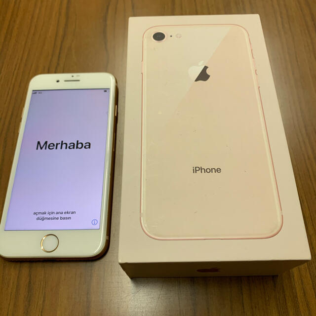 Apple(アップル)のiPhone8 64GB ゴールド　SIMフリー スマホ/家電/カメラのスマートフォン/携帯電話(スマートフォン本体)の商品写真