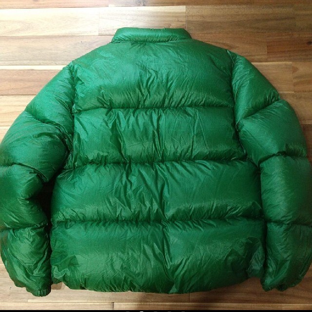 Rocky Mountain Featherbed(ロッキーマウンテンフェザーベッド)のロッキーマウンテン ダウンジャケット 38 緑 メンズのジャケット/アウター(ダウンジャケット)の商品写真