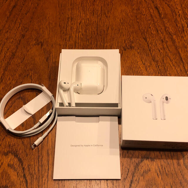 Apple AirPods 第二世代 無線充電 ケーブル未使用 箱付きヘッドフォン/イヤフォン