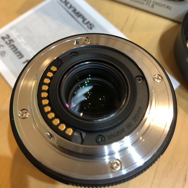 OLYMPUS(オリンパス)のM.ZUIKO DIGITAL 25mm F1.8 ブラック（中古品） スマホ/家電/カメラのカメラ(レンズ(単焦点))の商品写真