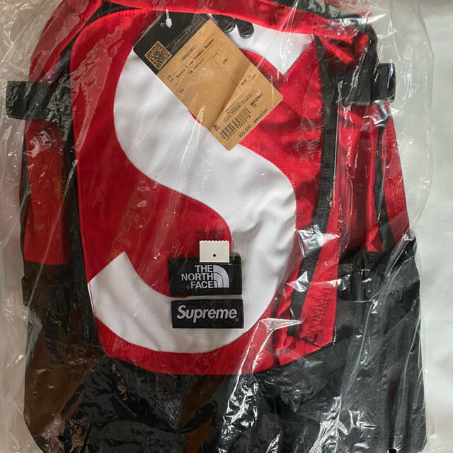 Supreme(シュプリーム)のSupreme The North Face S Logo Backpack 赤 メンズのバッグ(バッグパック/リュック)の商品写真