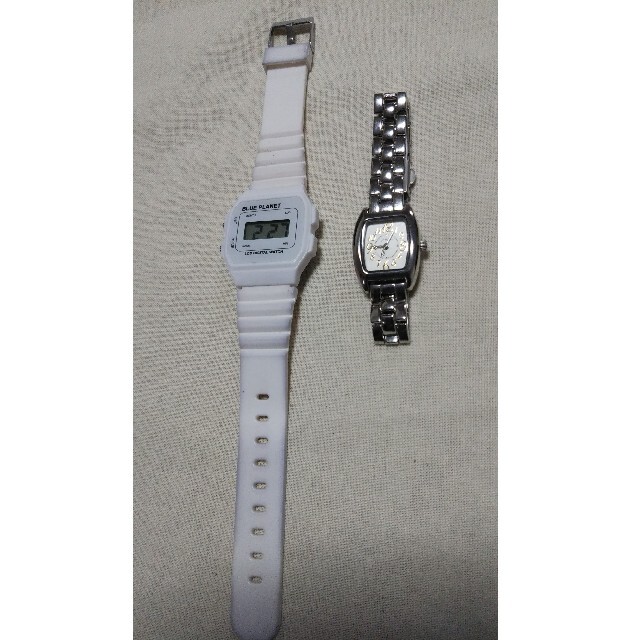 アナログ腕時計とデジタル腕時計 レディースのファッション小物(腕時計)の商品写真