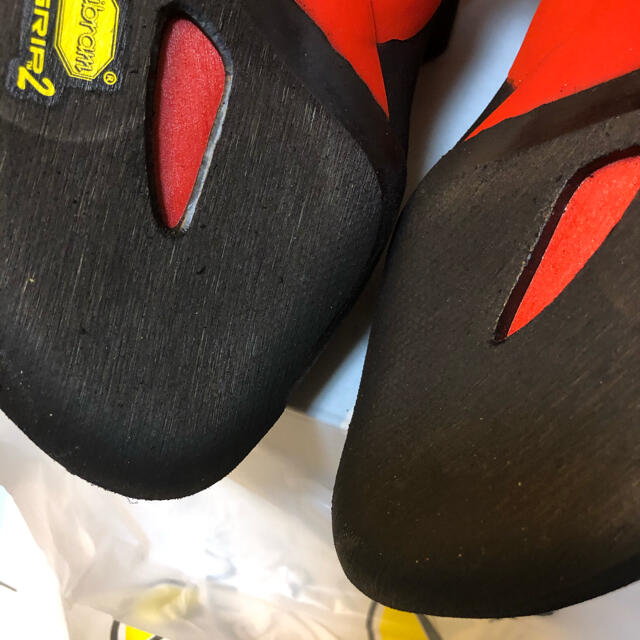 LA SPORTIVA(スポルティバ)の新品未使用 スポルティバ スクワマ EU38 クライミングシューズ スポーツ/アウトドアのアウトドア(登山用品)の商品写真