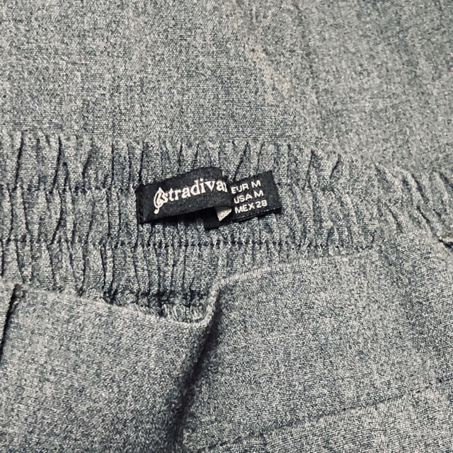 ZARA(ザラ)のストラディバリウス　スラックス　グレー　Stradivarius  ZARA レディースのパンツ(チノパン)の商品写真