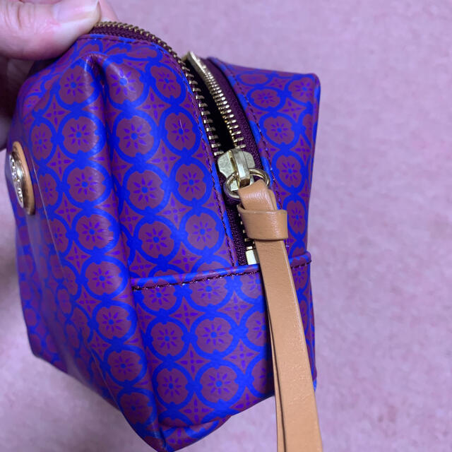 Tory Burch(トリーバーチ)の値下げ！[新品未使用]トリーバーチ　化粧ポーチ レディースのファッション小物(ポーチ)の商品写真