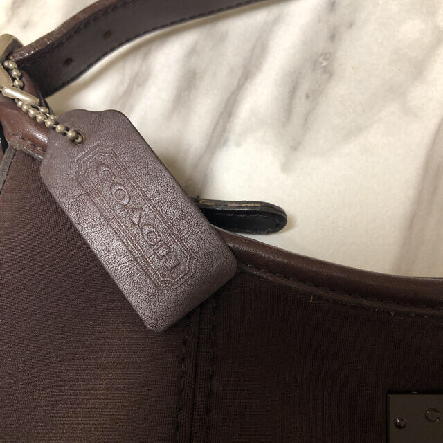 COACH(コーチ)のCOACH コーチ ショルダーバッグ　バッグ　ブラウン　茶色 レディースのバッグ(ショルダーバッグ)の商品写真