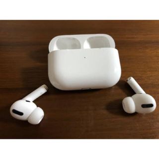 アップル(Apple)のAirPods Pro NWP22J/A エアーポッズプロ(ヘッドフォン/イヤフォン)