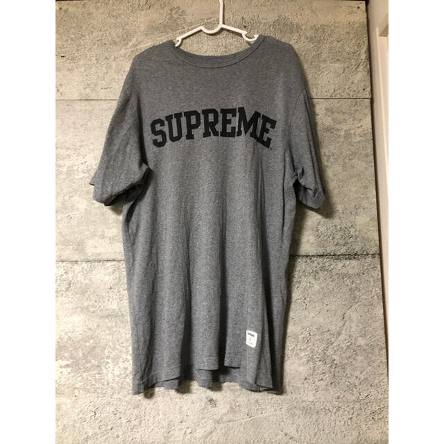 Supreme - supreme カレッジロゴ Tシャツ Lの通販 by xt250's shop ...