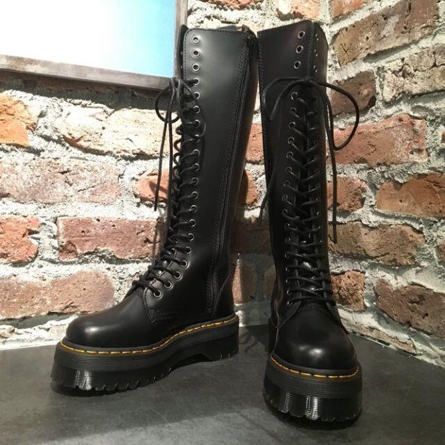 Dr.Martens - 【激レア】Dr.Martens BRITAIN UK5 黒 厚底 20ホールの ...