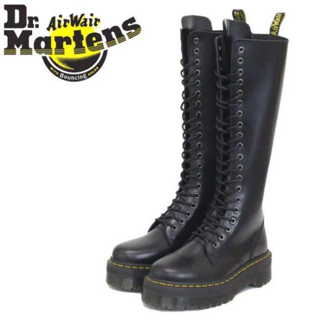 Dr.Martens(ドクターマーチン)の【激レア】Dr.Martens BRITAIN UK5 黒 厚底 20ホール レディースの靴/シューズ(ブーツ)の商品写真