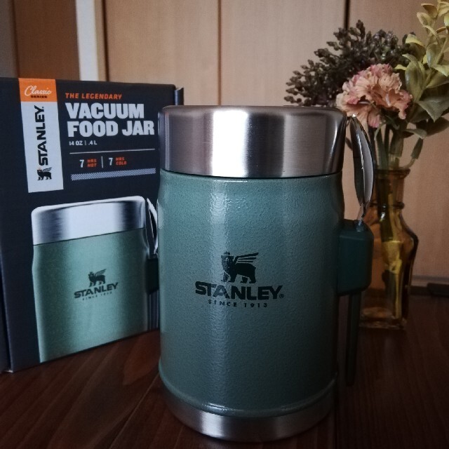 Stanley(スタンレー)の【新品】スタンレー クラシック真空フードジャー インテリア/住まい/日用品のキッチン/食器(弁当用品)の商品写真