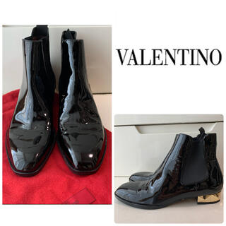 ヴァレンティノ(VALENTINO)のVALENTINO ブラックパテント　スタッズ　ブーツ(ブーツ)