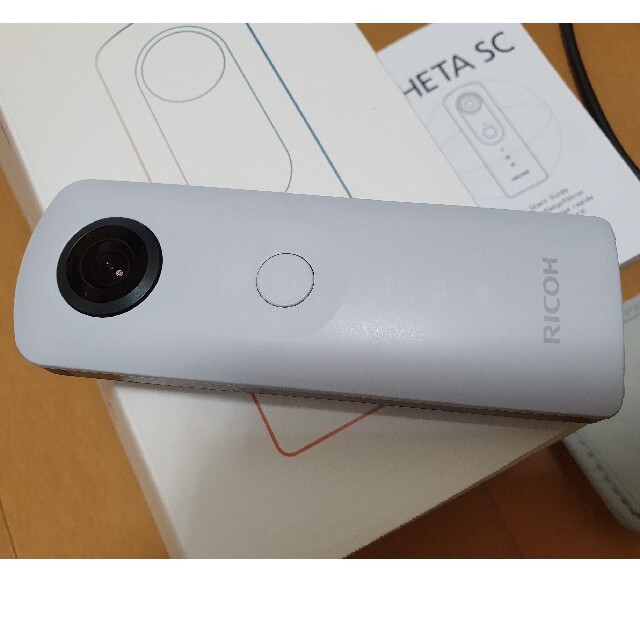 RICOH(リコー)のRICOH THETA SC美品 スマホ/家電/カメラのカメラ(コンパクトデジタルカメラ)の商品写真