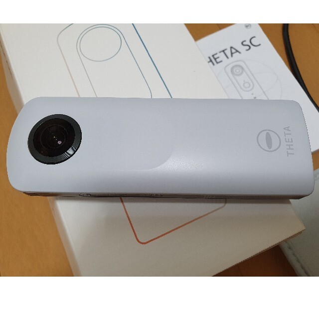 RICOH(リコー)のRICOH THETA SC美品 スマホ/家電/カメラのカメラ(コンパクトデジタルカメラ)の商品写真