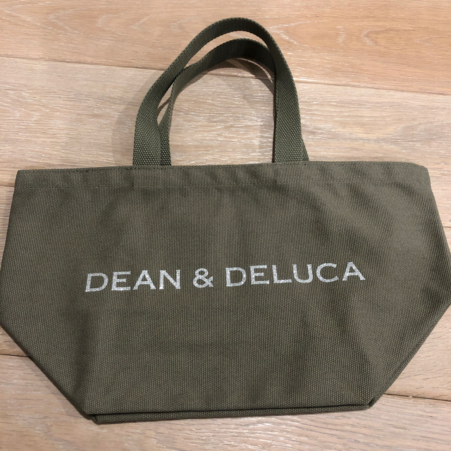 DEAN & DELUCA(ディーンアンドデルーカ)のDEAN & DELUCA オリジナルエコバッグ新品(オリーブSサイズ) レディースのバッグ(トートバッグ)の商品写真