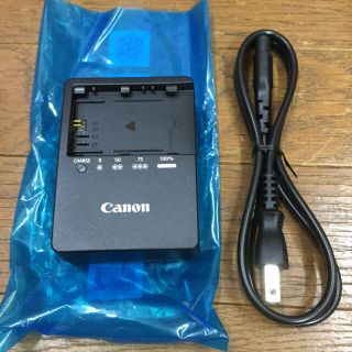 キヤノン(Canon)のキャノンCanon新品純正バッテリーチャージャーLC-E6E (バッテリー/充電器)