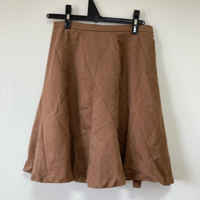 WILLSELECTION(ウィルセレクション)のウィルセレクション  スエードエスカルゴスカートモカM レディースのスカート(ひざ丈スカート)の商品写真