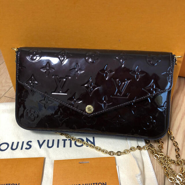 LOUIS VUITTON(ルイヴィトン)のルイヴィトン　チェーンウォレット レディースのファッション小物(財布)の商品写真