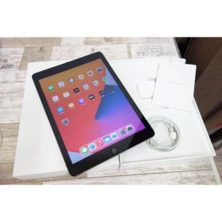 アイパッド(iPad)の☆docomo SIMロック解除済み iPad 第6世代 32GB (タブレット)