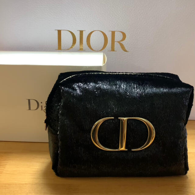 Dior(ディオール)のDior ディオール　アディクトクリスマスオファー　2020 ポーチ　おまけ付き レディースのファッション小物(ポーチ)の商品写真