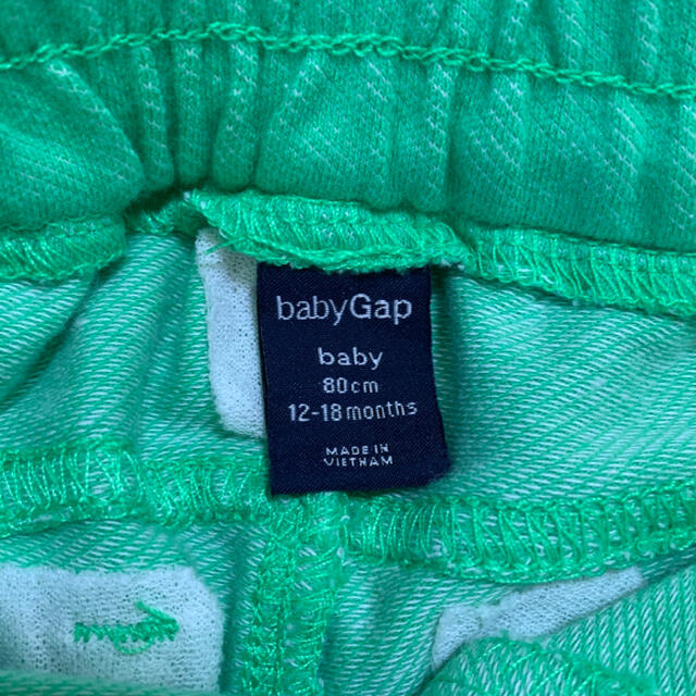 babyGAP(ベビーギャップ)の未使用！ baby GAP パンツ 緑 キッズ/ベビー/マタニティのベビー服(~85cm)(パンツ)の商品写真