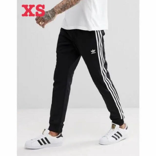 adidas(アディダス)のアディダス オリジナルス 3ストライプ トラックパンツ 黒 XS 新品未使用 メンズのパンツ(その他)の商品写真