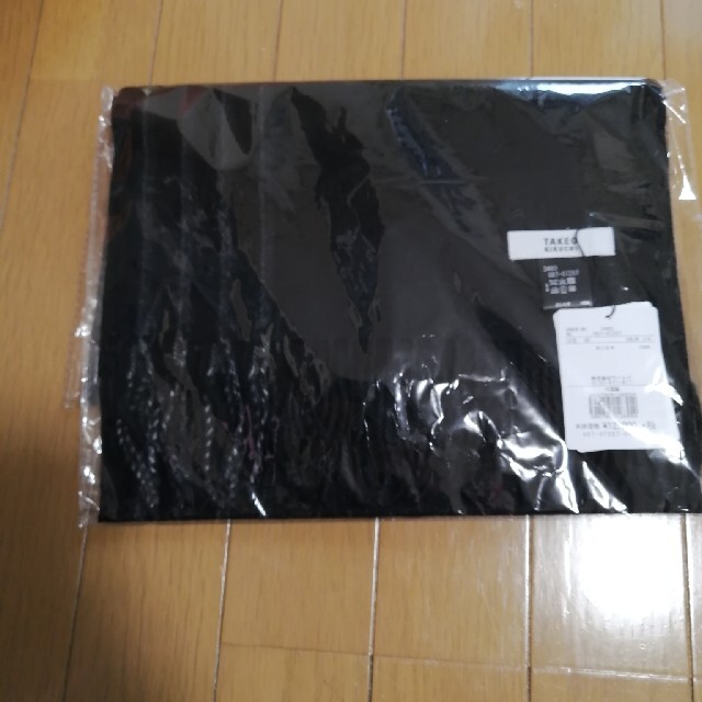 TAKEO KIKUCHI(タケオキクチ)の新品　TAKEO KIKUCHI　カシミヤ100%　ストライプマフラー　ブラック メンズのファッション小物(マフラー)の商品写真