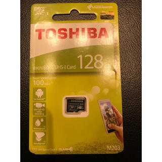 トウシバ(東芝)の【新品未使用】東芝　128GB microSDXCカード(PC周辺機器)