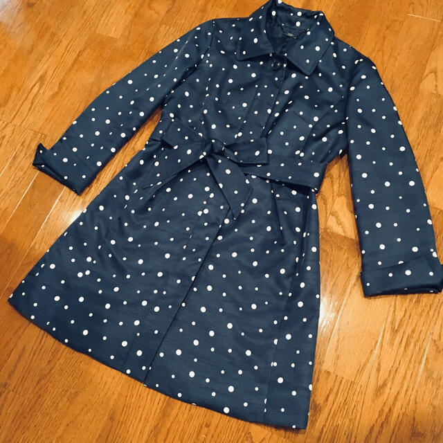 M'S GRACY(エムズグレイシー)の水玉模様紺色トレンチコートM(38号) レディースのジャケット/アウター(トレンチコート)の商品写真