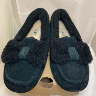 アグ(UGG)のUGG ① モカシン アンスリー 黒色 リボン US 5 22cm(スリッポン/モカシン)