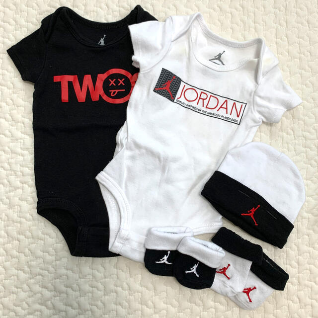 NIKE(ナイキ)のNIKE JORDAN ジョーダン ロンパース セット 60 70 0m-6m キッズ/ベビー/マタニティのベビー服(~85cm)(ロンパース)の商品写真