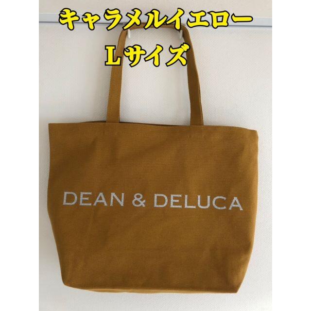 DEAN & DELUCA(ディーンアンドデルーカ)のディーン＆デルーカ　チャリティートート2020　キャラメルイエロー Lサイズ レディースのバッグ(トートバッグ)の商品写真