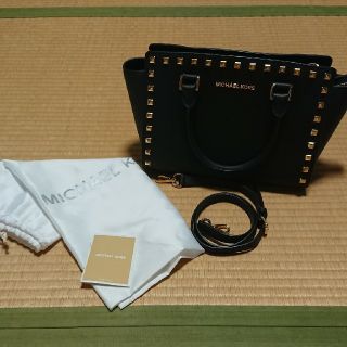 マイケルコース(Michael Kors)の値下げ！MICHAEL KORS スタッズ セルマバッグ(ハンドバッグ)