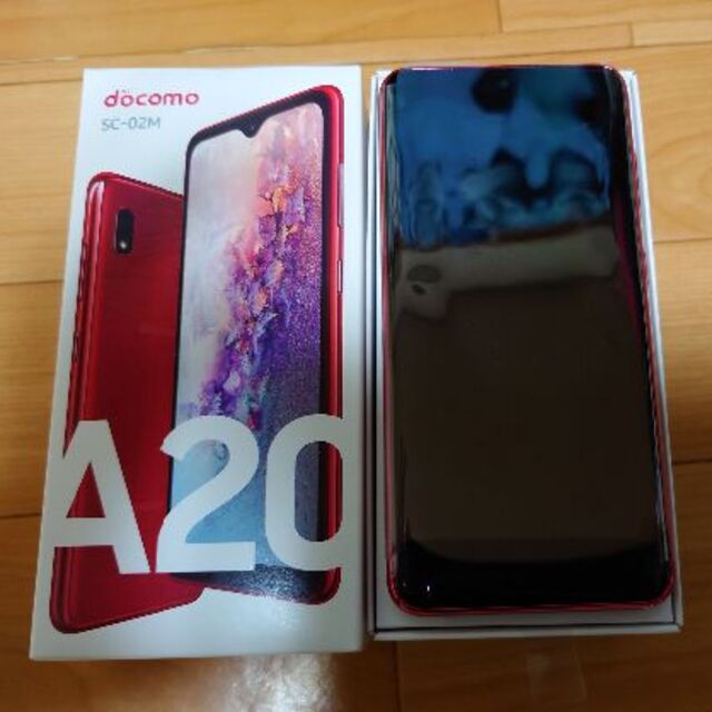 NTTdocomo(エヌティティドコモ)のdocomo Galaxy A20  レッド　新品未使用 スマホ/家電/カメラのスマートフォン/携帯電話(スマートフォン本体)の商品写真