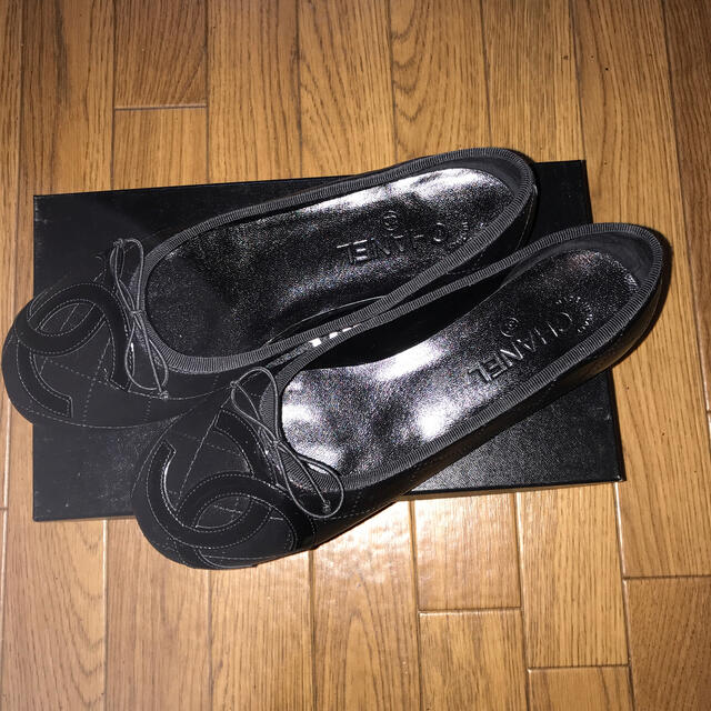 CHANEL(シャネル)のシャネル バレエシューズ フラットシューズ ココマーク カンボンライン 黒 レディースの靴/シューズ(バレエシューズ)の商品写真