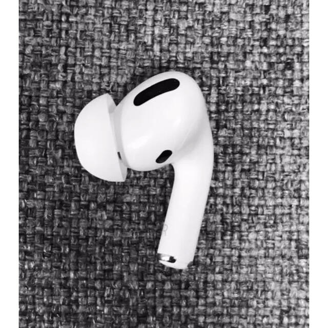 Apple(アップル)のApple AirPods Pro 片耳 R 片方 右耳　美品 スマホ/家電/カメラのオーディオ機器(ヘッドフォン/イヤフォン)の商品写真