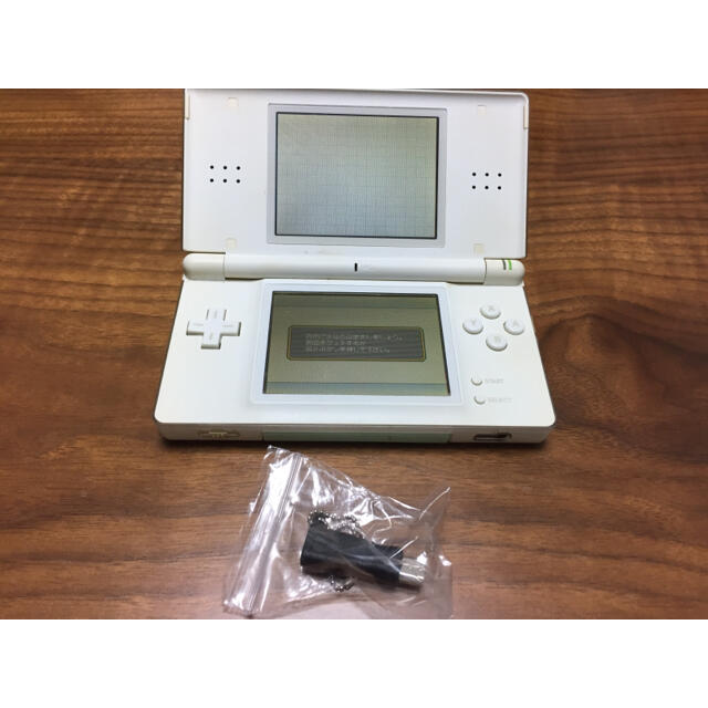 ニンテンドーDS(ニンテンドーDS)のニンテンドーDS  Lite 汚れてるけど動きます エンタメ/ホビーのゲームソフト/ゲーム機本体(携帯用ゲーム機本体)の商品写真