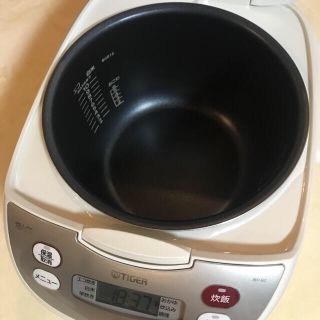 TIGER - タイガー魔法瓶 JBH-G182(W) 炊飯器 マイコン炊飯ジャー