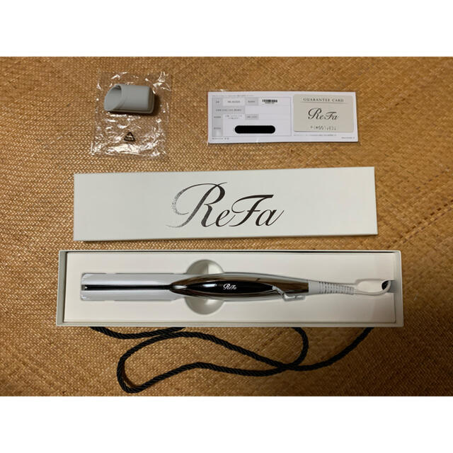 ReFa(リファ)のリファ　ストレートアイロン　ホワイト スマホ/家電/カメラの美容/健康(ヘアアイロン)の商品写真