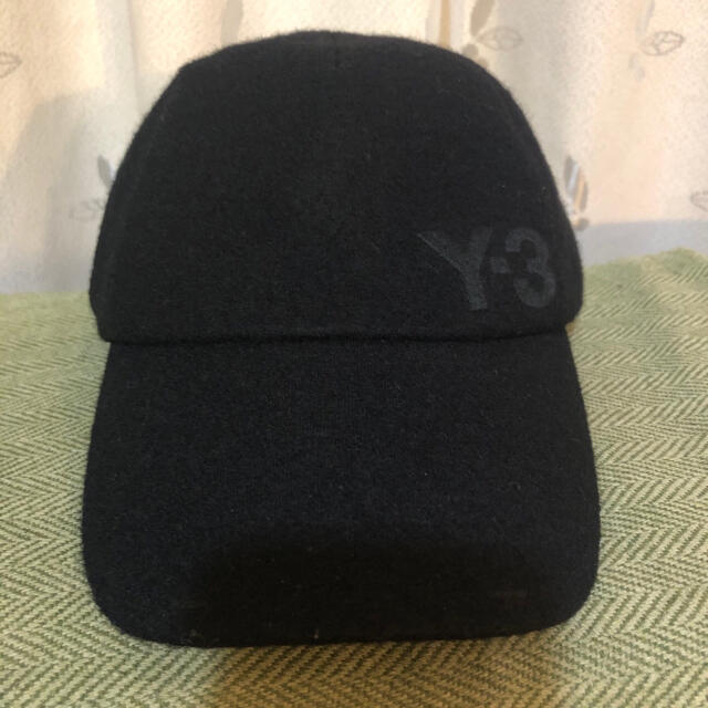 Y-3(ワイスリー)のYー3yohji Yamamotoのキャップ帽子　美品 メンズの帽子(キャップ)の商品写真