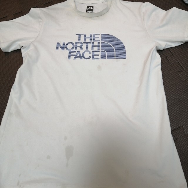 THE NORTH FACE(ザノースフェイス)のノースフェイス north face tシャツ シミあり mサイズ メンズのトップス(Tシャツ/カットソー(半袖/袖なし))の商品写真