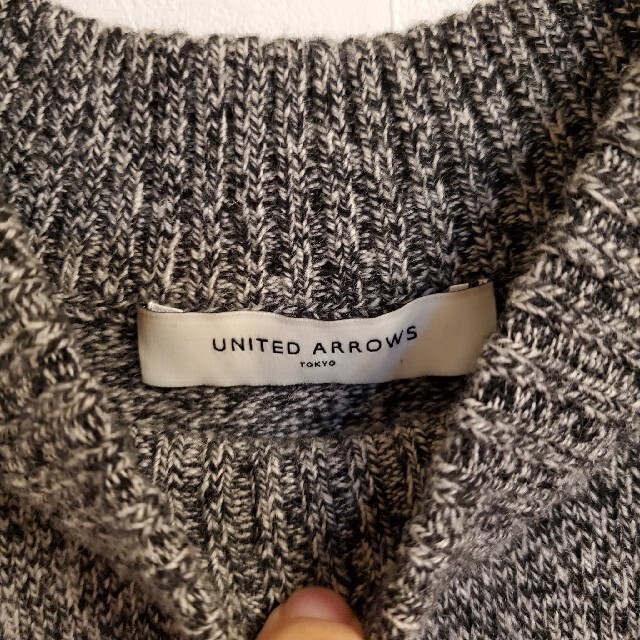 UNITED ARROWS(ユナイテッドアローズ)のニット　グレー　UNITED ARROWS レディースのトップス(ニット/セーター)の商品写真