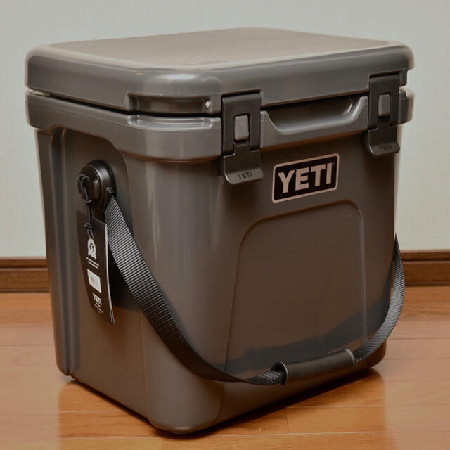 【新品】YETI Roadie24（イエティ ローディ24）クーラー　チャコールのサムネイル