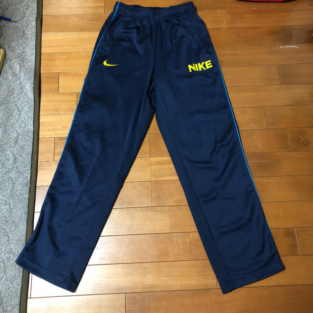 NIKE(ナイキ)のタグ無し 未使用品 NIKE ジャージ パンツ 150 キッズ/ベビー/マタニティのキッズ服男の子用(90cm~)(その他)の商品写真