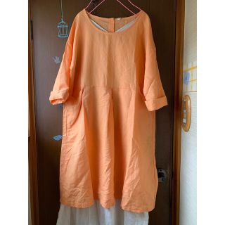 ネストローブ(nest Robe)のお値下げ　ヘブンリー　後ろボタンのリネンのゆったりワンピース(ひざ丈ワンピース)